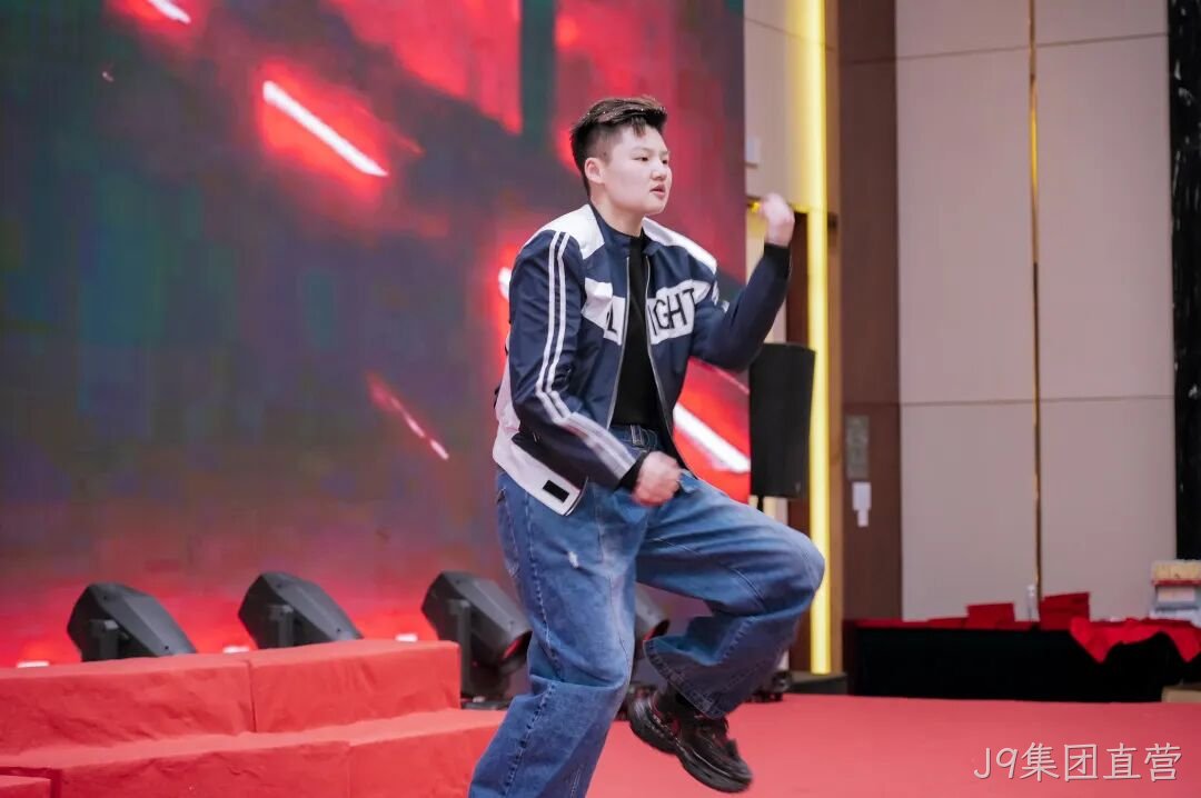 芯耀赛场，微力全开——J9集团直营2026新春宴会圆满举
